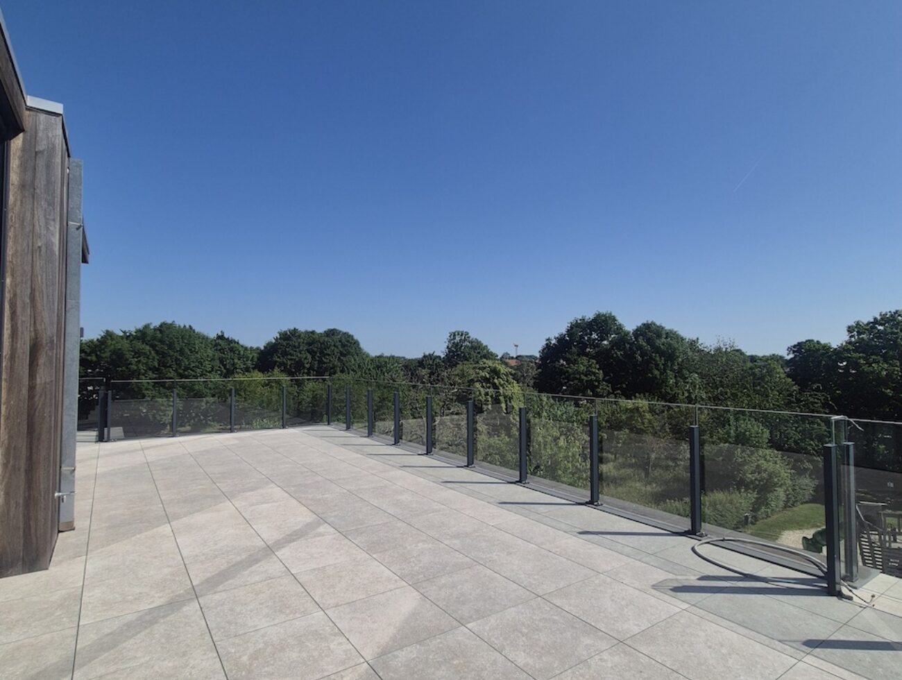 Terras zijgevel